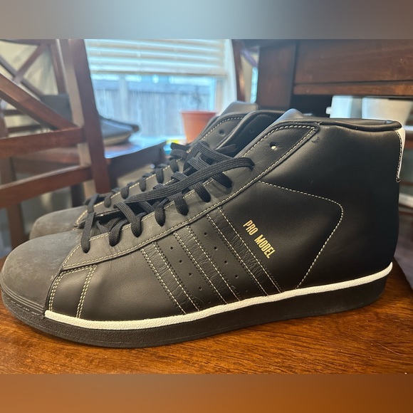 Adidas Pro Model - Picture 1 of 3